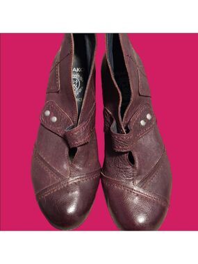 4/$67 Deal! Brako Women's Burgundy Leather Shoes